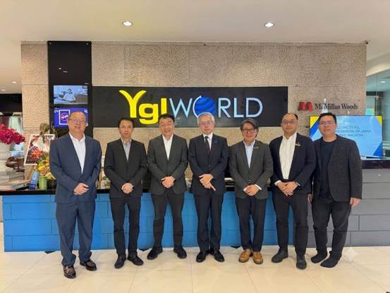 May be an image of suit and text that says "YgIWeRLD RLD MaMeMilanWoods Fillan Woods LCOME ETO TOY OYOL MALAYSIA EDEL APAN みま"