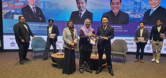 May be an image of television, newsroom and text that says "Schoo *.Dr.HendrikLamsali asear .Dr Hendrik Lamsali nagementar nagementandLog and O0 Main Mr. Victor nfor nforma rma ng HDン 會 UMT David Chan and CEO tions Sdn. Bhd yИK Mi Cイ mmc ap Kong tive יחב Strategic Pa O UPNM รา2 OUM မ"